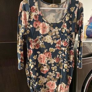 Floral maternity top
